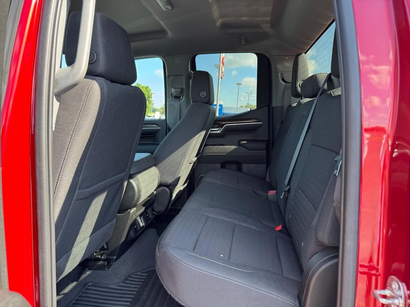 GMC Sierra 1500 Vehicle Full-screen Gallery Image 10