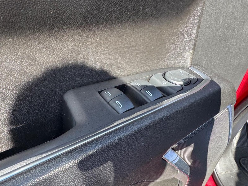 GMC Sierra 1500 Vehicle Full-screen Gallery Image 16