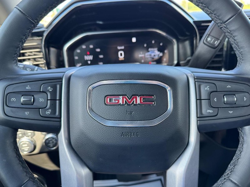 GMC Sierra 1500 Vehicle Full-screen Gallery Image 17