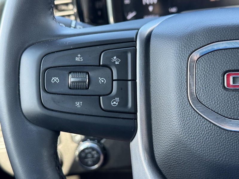 GMC Sierra 1500 Vehicle Full-screen Gallery Image 18