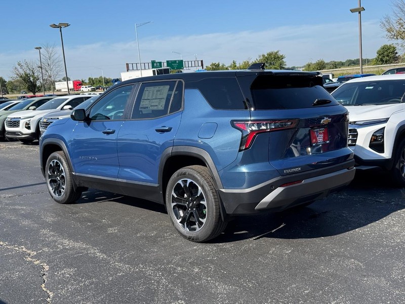 Chevrolet Equinox Vehicle Full-screen Gallery Image 3