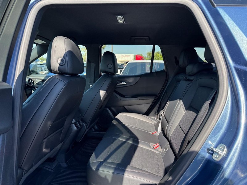 Chevrolet Equinox Vehicle Full-screen Gallery Image 5