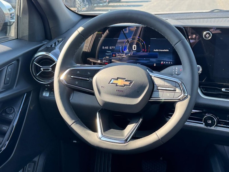 Chevrolet Equinox Vehicle Full-screen Gallery Image 6