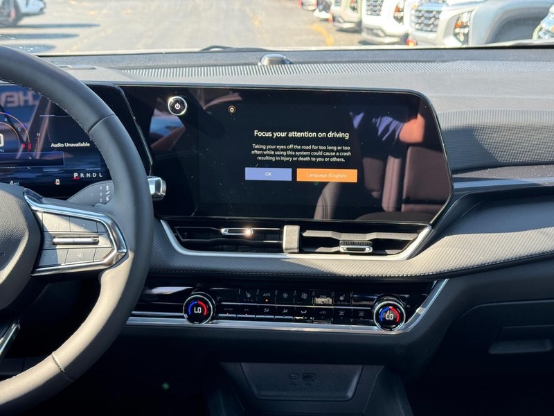 Chevrolet Equinox Vehicle Full-screen Gallery Image 8