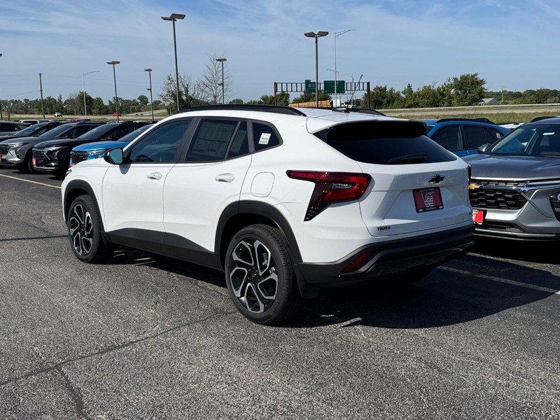 Chevrolet Trax Vehicle Full-screen Gallery Image 3