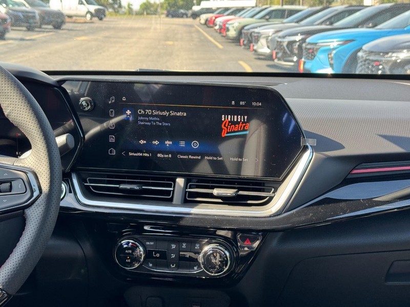 Chevrolet Trax Vehicle Full-screen Gallery Image 9