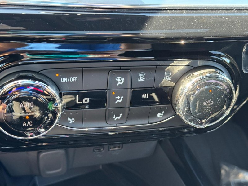 Chevrolet Trax Vehicle Full-screen Gallery Image 15