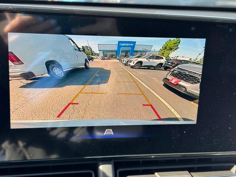 Chevrolet Trax Vehicle Full-screen Gallery Image 16