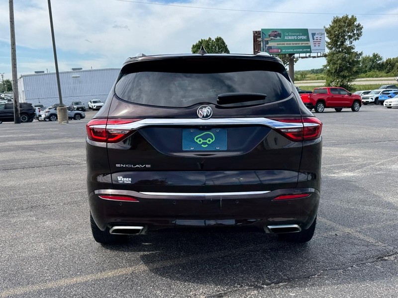 Buick Enclave Vehicle Full-screen Gallery Image 4