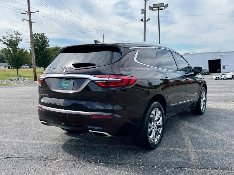 Buick Enclave Vehicle Full-screen Gallery Image 5