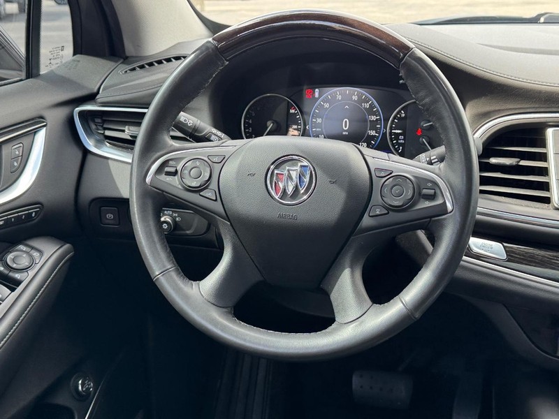 Buick Enclave Vehicle Full-screen Gallery Image 15