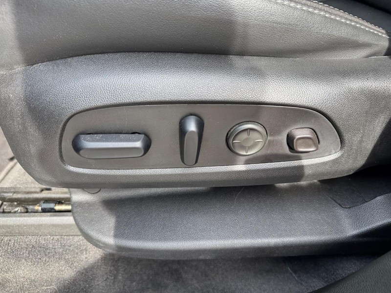 Buick Enclave Vehicle Full-screen Gallery Image 18