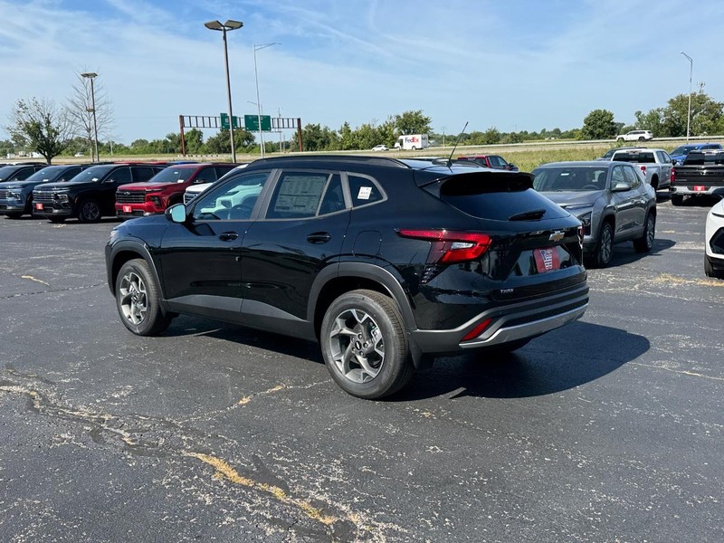Chevrolet Trax Vehicle Full-screen Gallery Image 3
