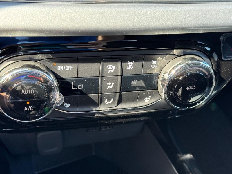 Chevrolet Trax Vehicle Full-screen Gallery Image 15