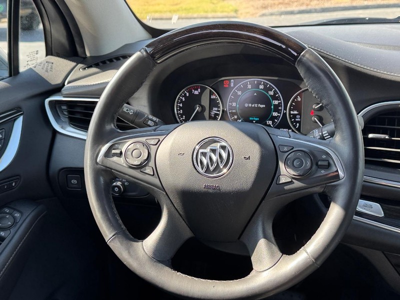 Buick Enclave Vehicle Full-screen Gallery Image 16