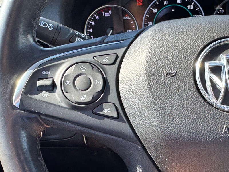 Buick Enclave Vehicle Full-screen Gallery Image 23