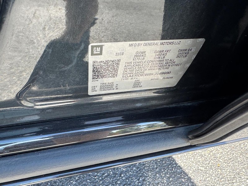 Buick Enclave Vehicle Full-screen Gallery Image 28