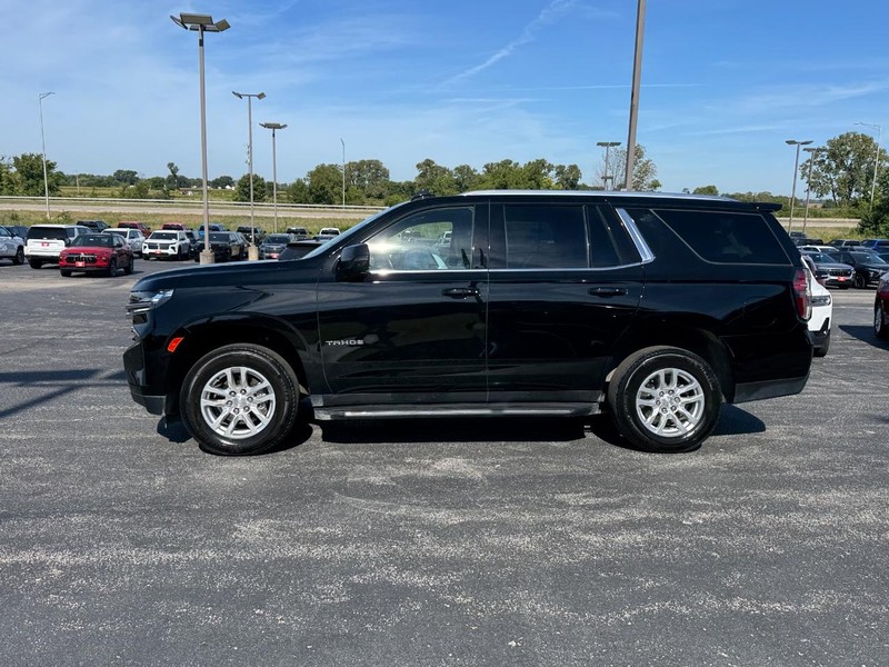 Chevrolet Tahoe Vehicle Full-screen Gallery Image 02
