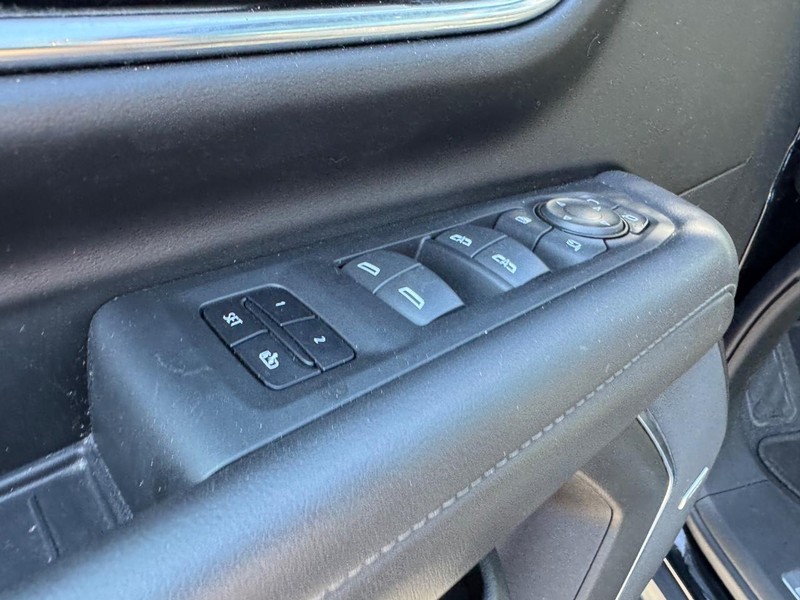 Chevrolet Tahoe Vehicle Full-screen Gallery Image 19