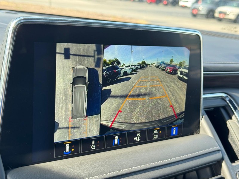 Chevrolet Tahoe Vehicle Full-screen Gallery Image 24