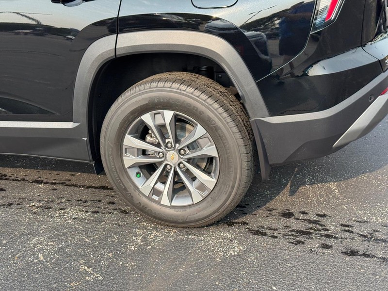 Chevrolet Equinox Vehicle Full-screen Gallery Image 4