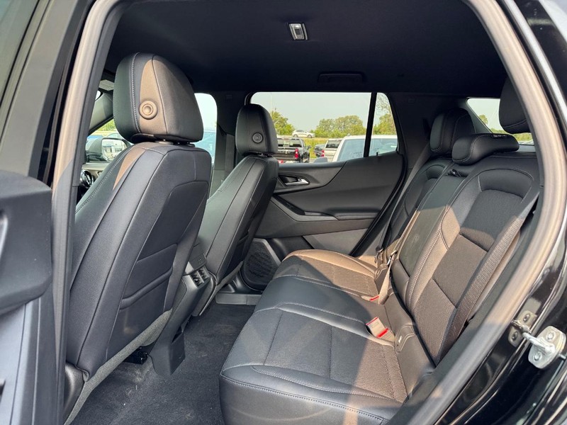 Chevrolet Equinox Vehicle Full-screen Gallery Image 5