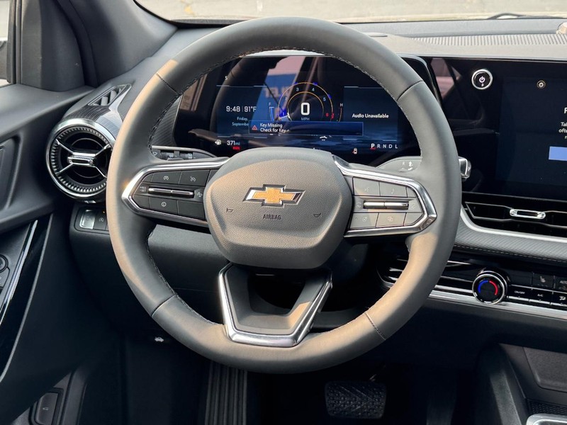 Chevrolet Equinox Vehicle Full-screen Gallery Image 7