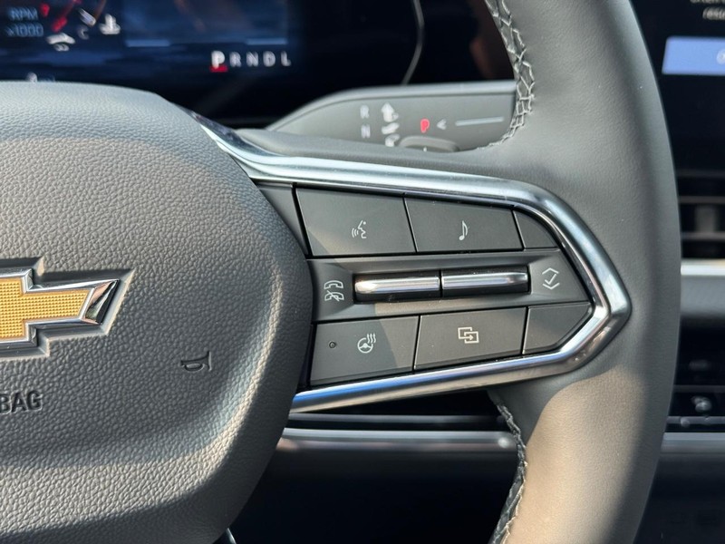 Chevrolet Equinox Vehicle Full-screen Gallery Image 14