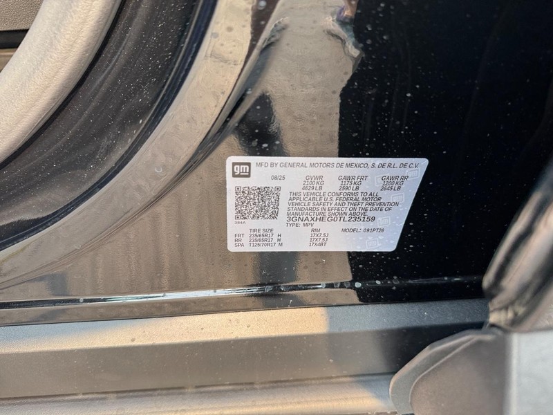 Chevrolet Equinox Vehicle Full-screen Gallery Image 17