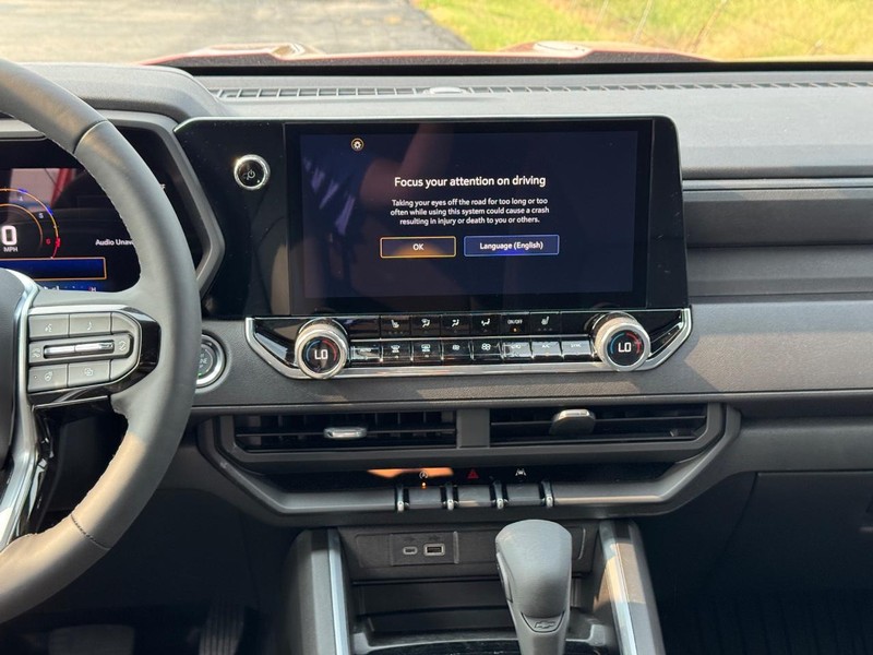 Chevrolet Colorado Vehicle Full-screen Gallery Image 8