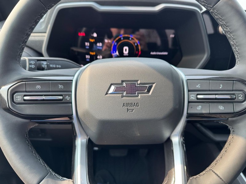 Chevrolet Colorado Vehicle Full-screen Gallery Image 12