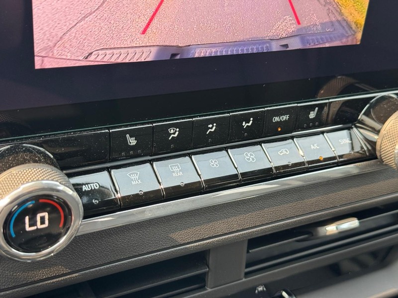 Chevrolet Colorado Vehicle Full-screen Gallery Image 15