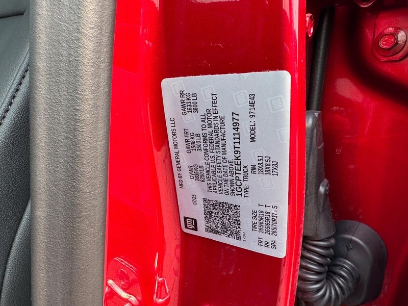 Chevrolet Colorado Vehicle Full-screen Gallery Image 17