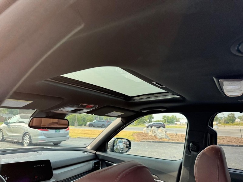 Kia Telluride Vehicle Full-screen Gallery Image 11