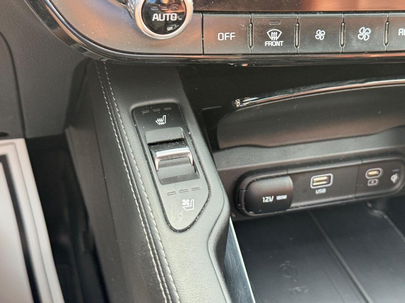 Kia Telluride Vehicle Full-screen Gallery Image 24