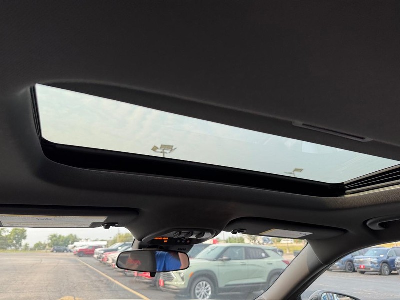 Chevrolet Trax Vehicle Full-screen Gallery Image 6