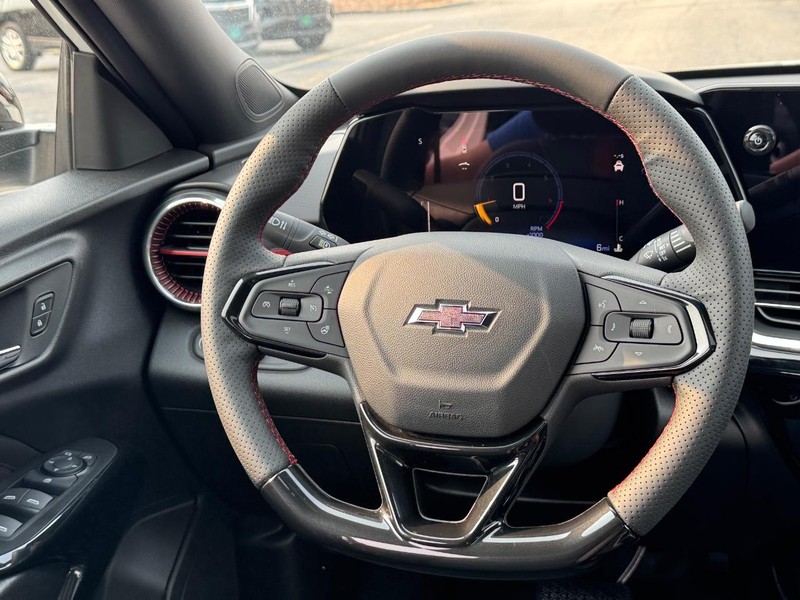 Chevrolet Trax Vehicle Full-screen Gallery Image 8