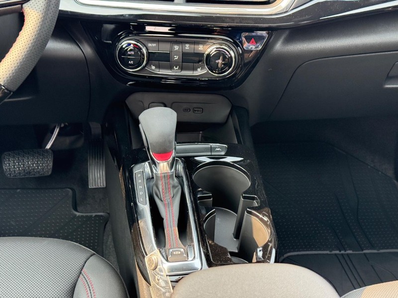 Chevrolet Trax Vehicle Full-screen Gallery Image 10