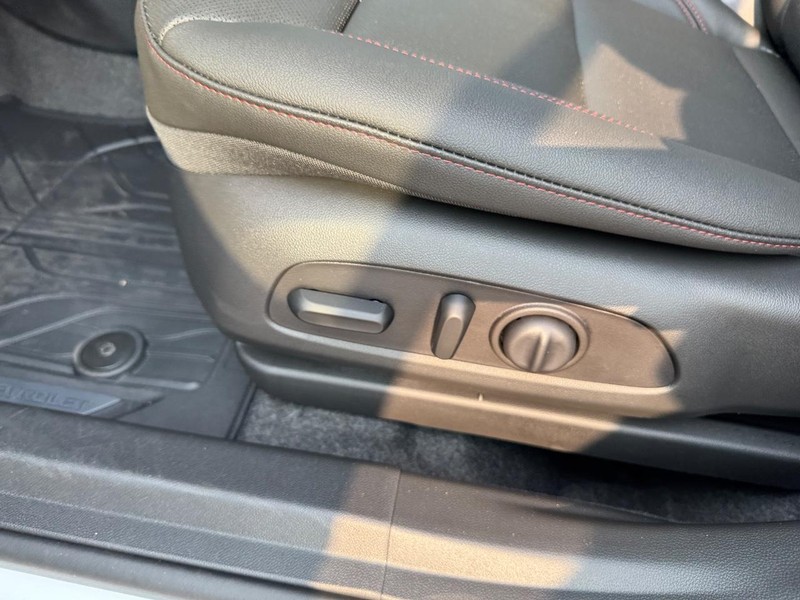 Chevrolet Trax Vehicle Full-screen Gallery Image 11