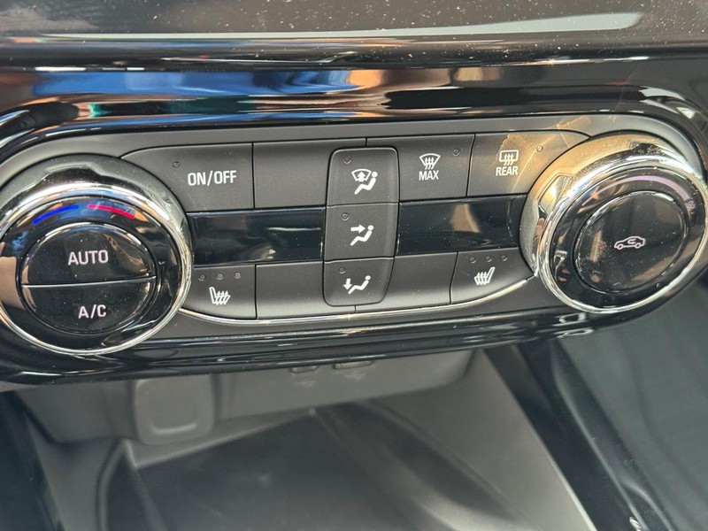 Chevrolet Trax Vehicle Full-screen Gallery Image 16