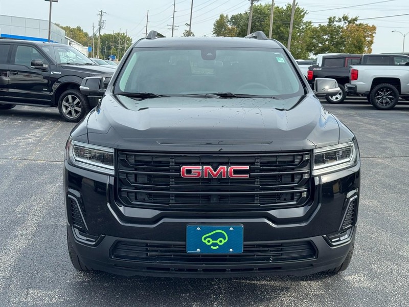 GMC Acadia Vehicle Full-screen Gallery Image 9