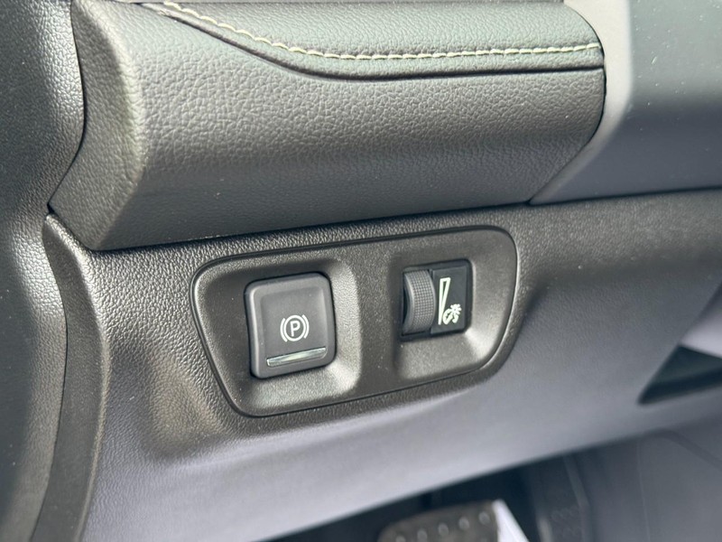 GMC Acadia Vehicle Full-screen Gallery Image 17