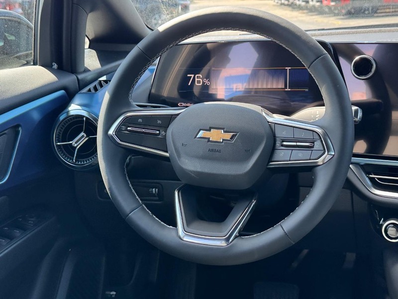 Chevrolet Equinox EV Vehicle Full-screen Gallery Image 7