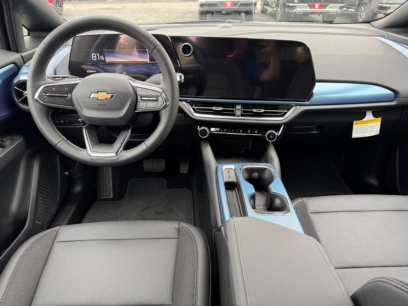 Chevrolet Equinox EV Vehicle Full-screen Gallery Image 6