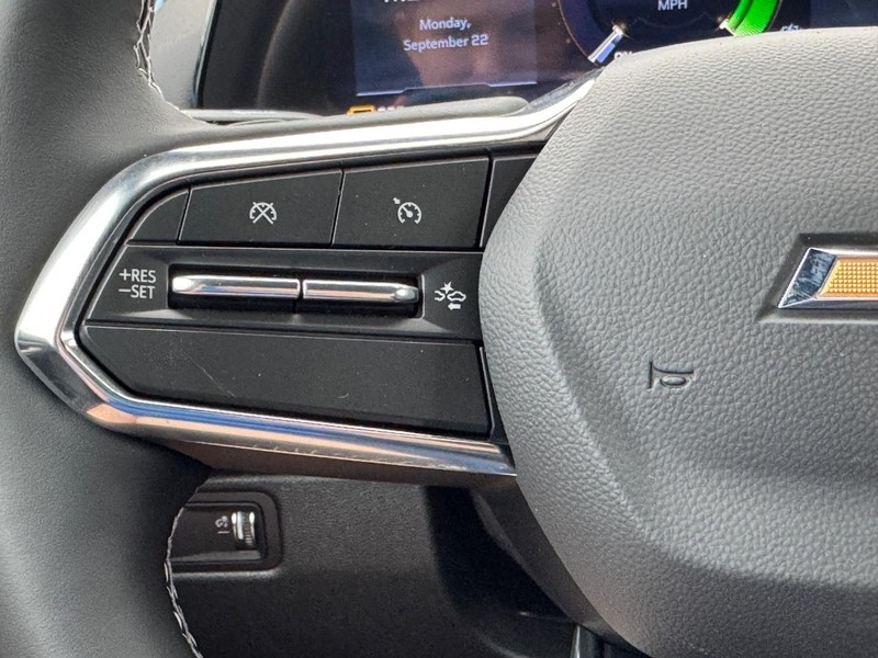 Chevrolet Equinox EV Vehicle Full-screen Gallery Image 13