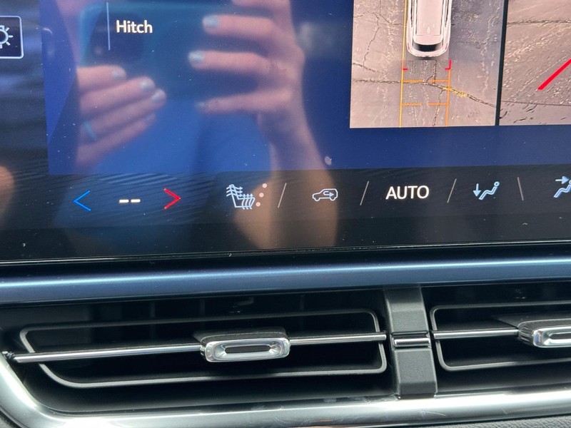 Chevrolet Equinox EV Vehicle Full-screen Gallery Image 15