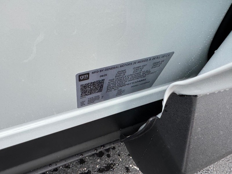 Chevrolet Equinox EV Vehicle Full-screen Gallery Image 17