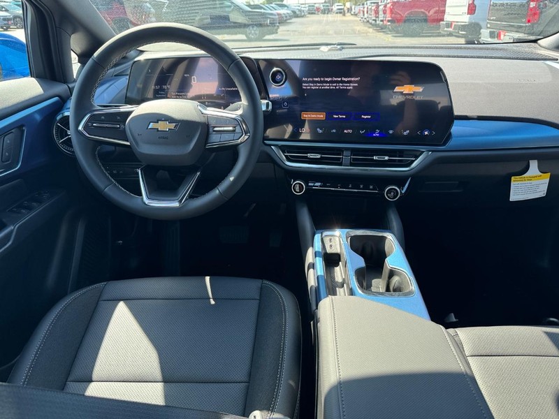 Chevrolet Equinox EV Vehicle Full-screen Gallery Image 6