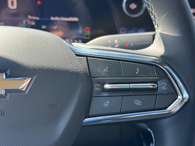 Chevrolet Equinox EV Vehicle Full-screen Gallery Image 14