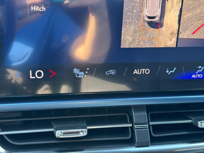 Chevrolet Equinox EV Vehicle Full-screen Gallery Image 15